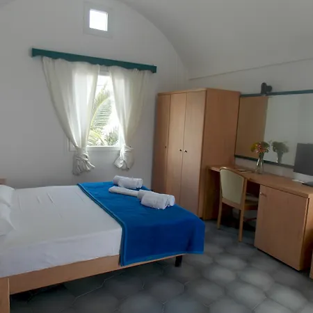 Apartment Sunrise In Perissa (Santorini)